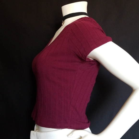 used item. crop top - Picture 2 of 3